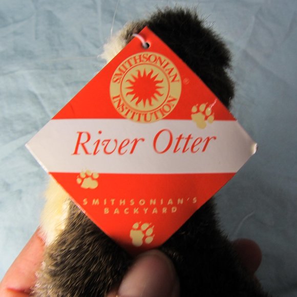 plush 2002 RIVER otter Smithsonian's Backyard NWT (w1747) - Picture 7 of 9